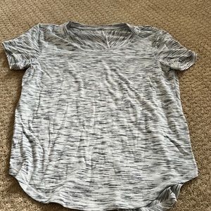 Lululemon tee